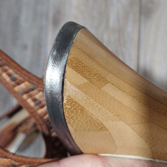 Frye brown woven leather heeled sandals. Size 9.5 - Picture 5 of 10